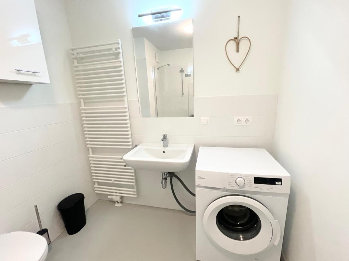 Central 55M2 Flat With Balcony & Parking فيينا المظهر الخارجي الصورة
